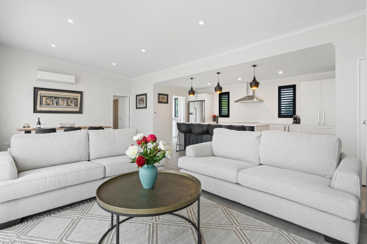 Pride Of Pinot - Martinborough Holiday Home Exterior foto