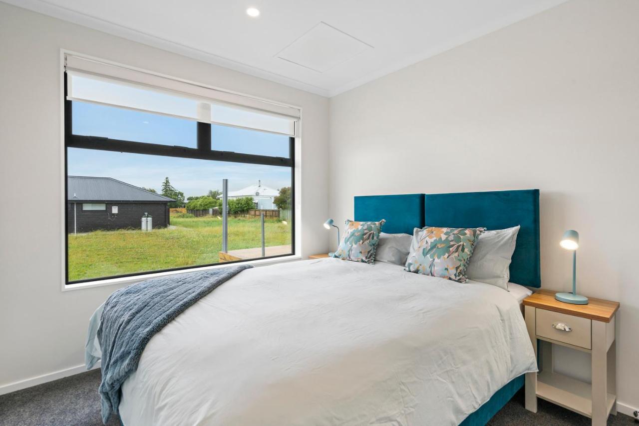 Pride Of Pinot - Martinborough Holiday Home Exterior foto